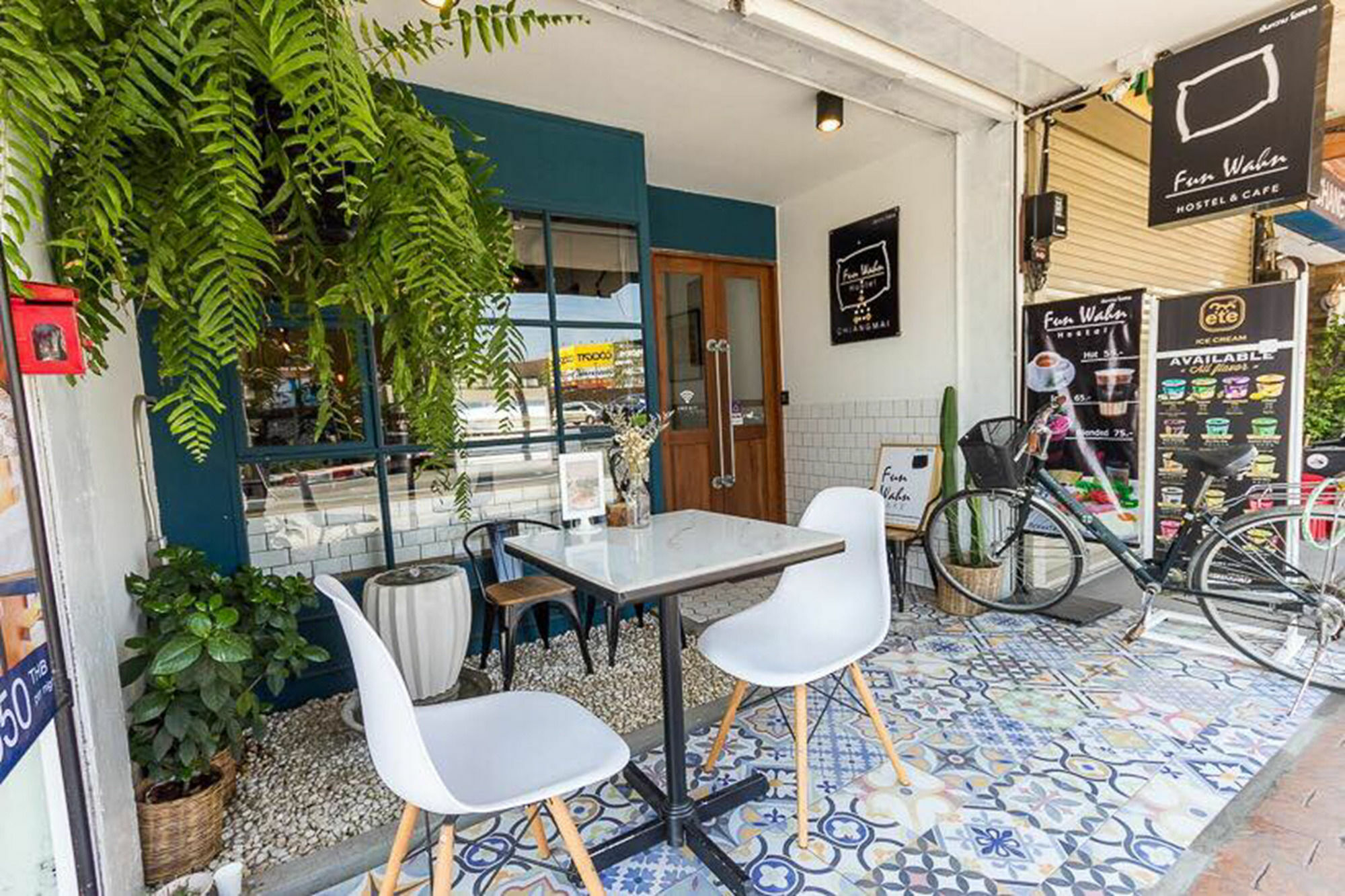 Funwahn Hostel And Cafe Chiang Mai Esterno foto